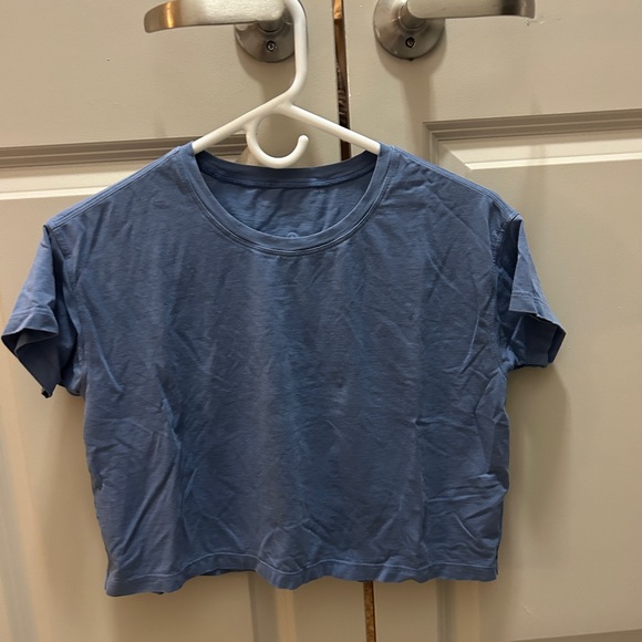 lululemon athletica Blue Crop Top - Picture 1 of 3